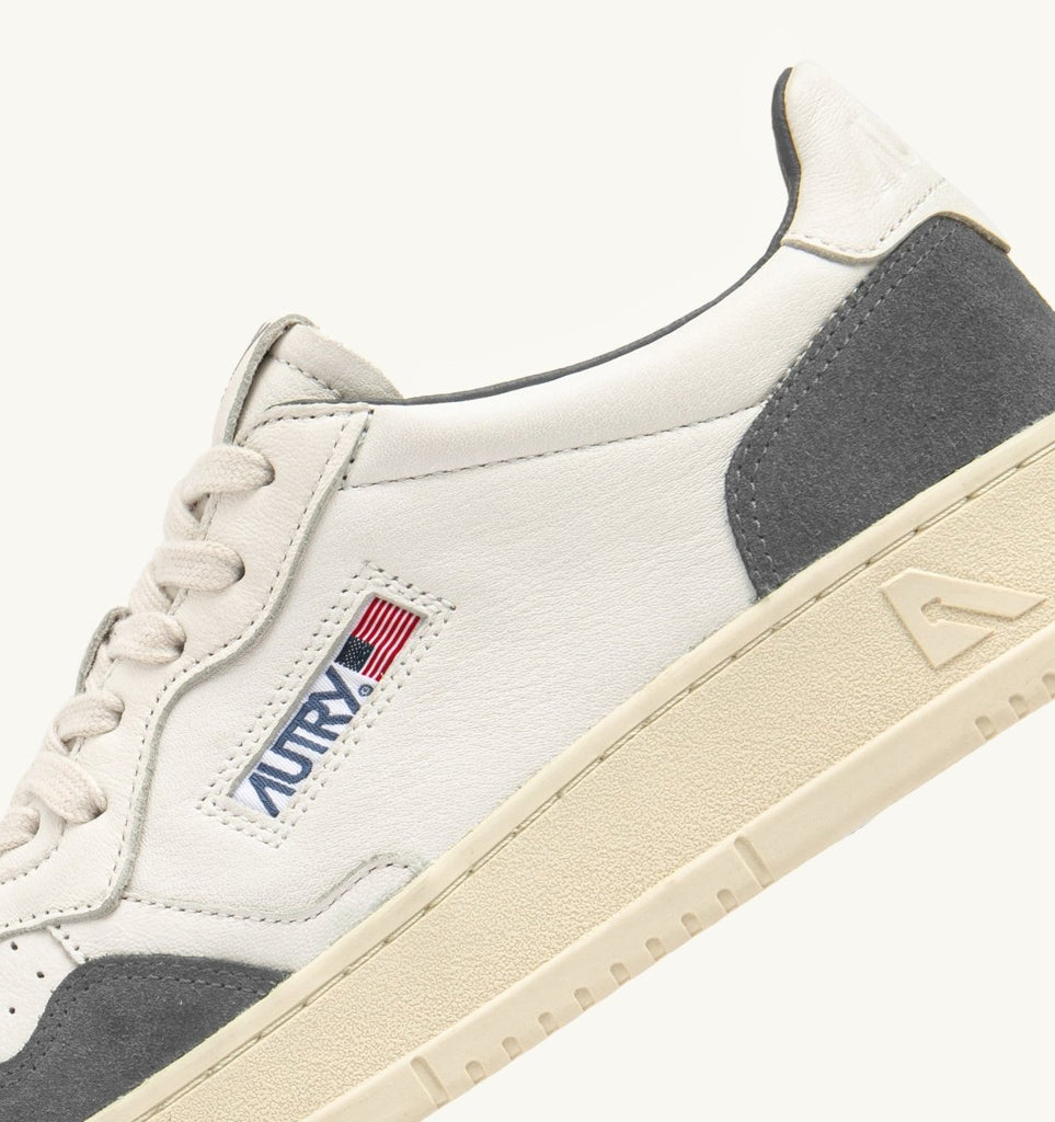 Medalist Low Goat Suede / White/Morel - STER/EO MUCSneakerAutry41White