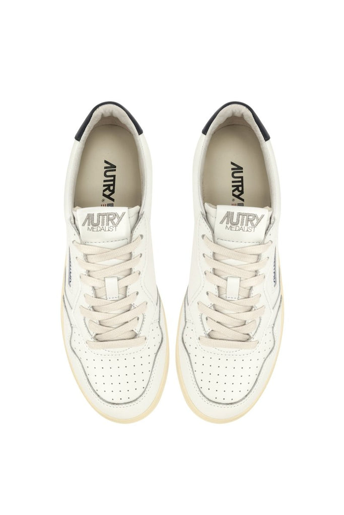 Medalist Low / White Space - STER/EO MUCLow TopAutry42White